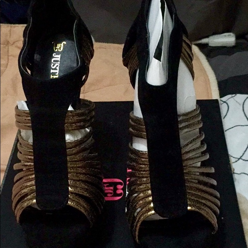 Just Fab Morticia Stilettos 7.5
